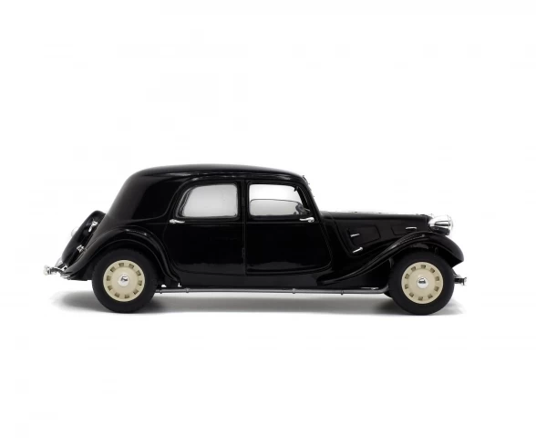 Schuco 1:18 Citroën Traction IICV, Black, 1937 8 Schuco 1:18 Citroën Traction IICV, Black, 1937 – Bild 6