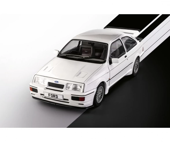 Schuco 1:18 Ford Sierra RS500 White 13 Schuco 1:18 Ford Sierra RS500 White – Bild 11