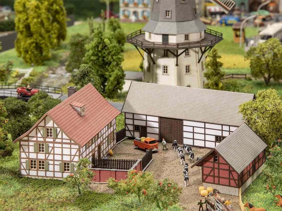 Spielzeugverkauf -Spielzeugverkauf Z Dreiseithof Faller 282800 b 0